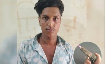 ‘পিস্তল’ দেখিয়ে স্ত্রীর কাছে যৌতুক দাবি, গ্রেপ্তারের পর দেখা গেল সেটি ‘লাইটার’